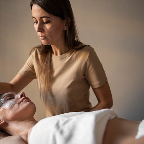 Debora masajista profesional en Palermo, especializada en masajes terapéuticos